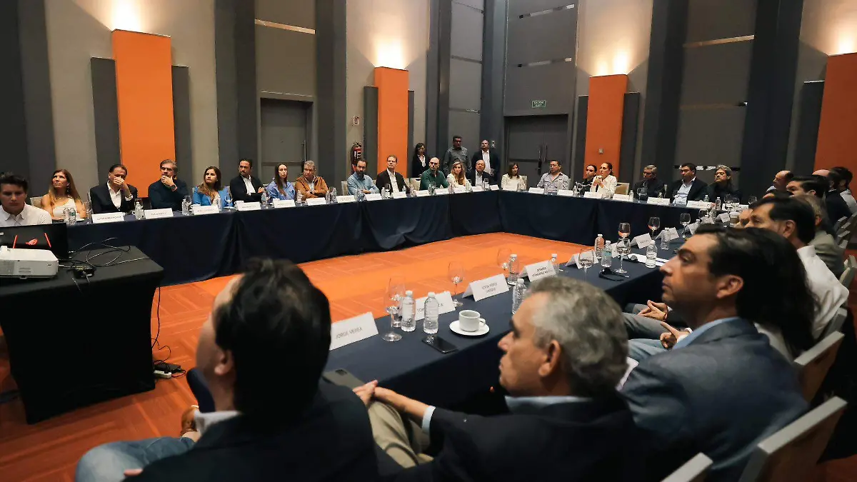 Sheinbaum se reune con empresarios